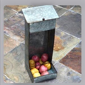 Metal screen front dispensary